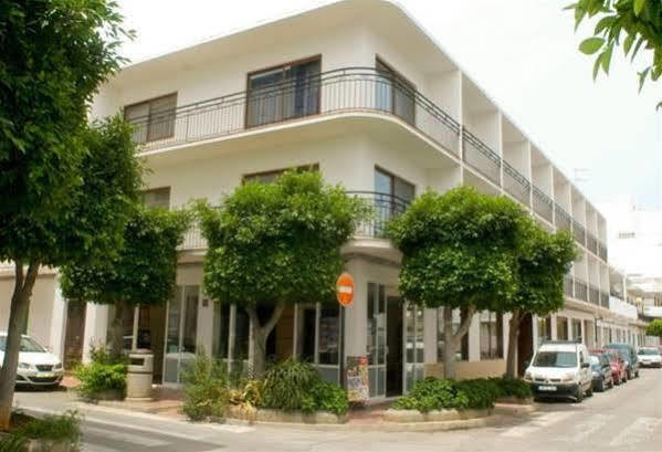 Hostal Residencia Nicolau Sant Antoni de Portmany Exterior foto